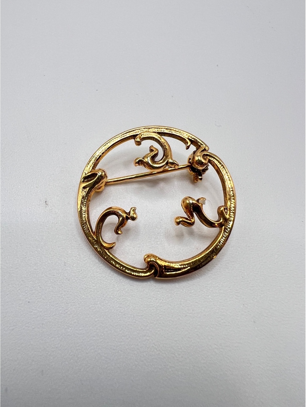 Vintage Gold Tone Openwork Scroll Circle Brooch Pin